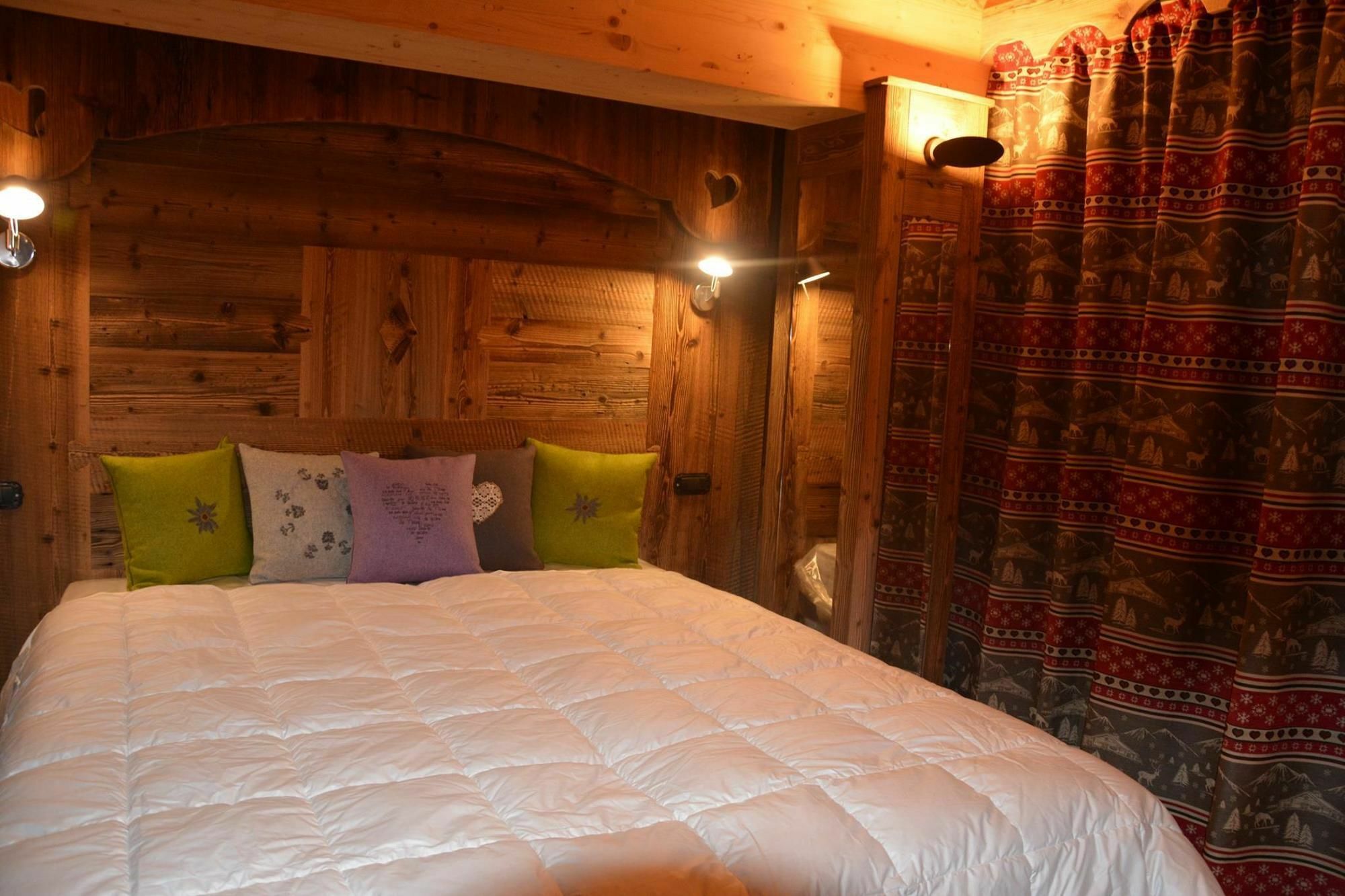 Chalet Matterhorn Francois - Central Ski Chalet With Spa And Breakfast, 100Mt Lift Брей-Червиния Экстерьер фото